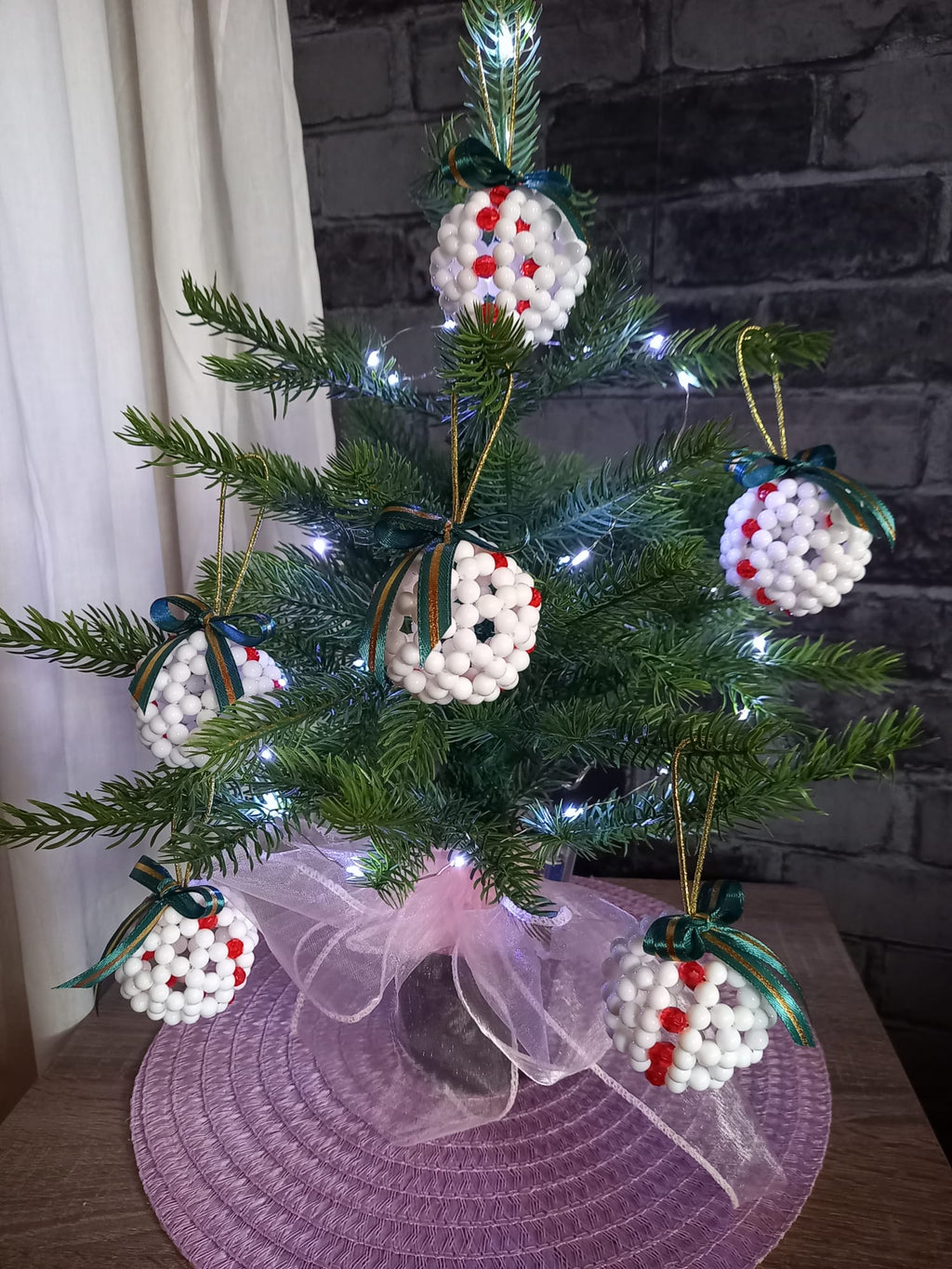 Weihnachtskugeln aus Perlen 6er Set