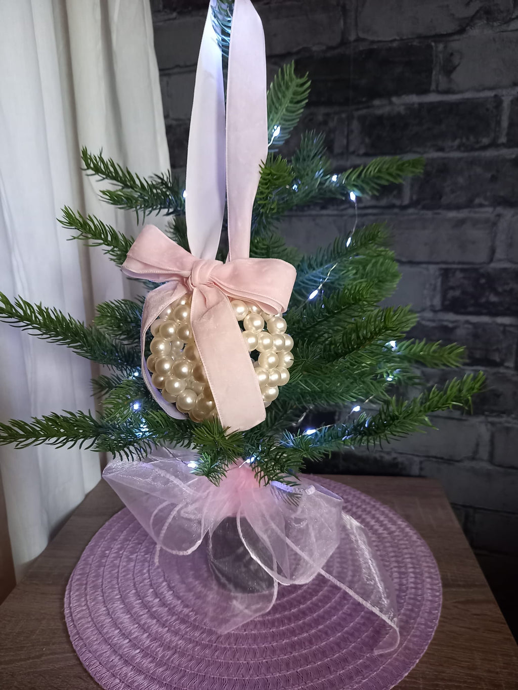 Weihnachtskugel aus Perlen