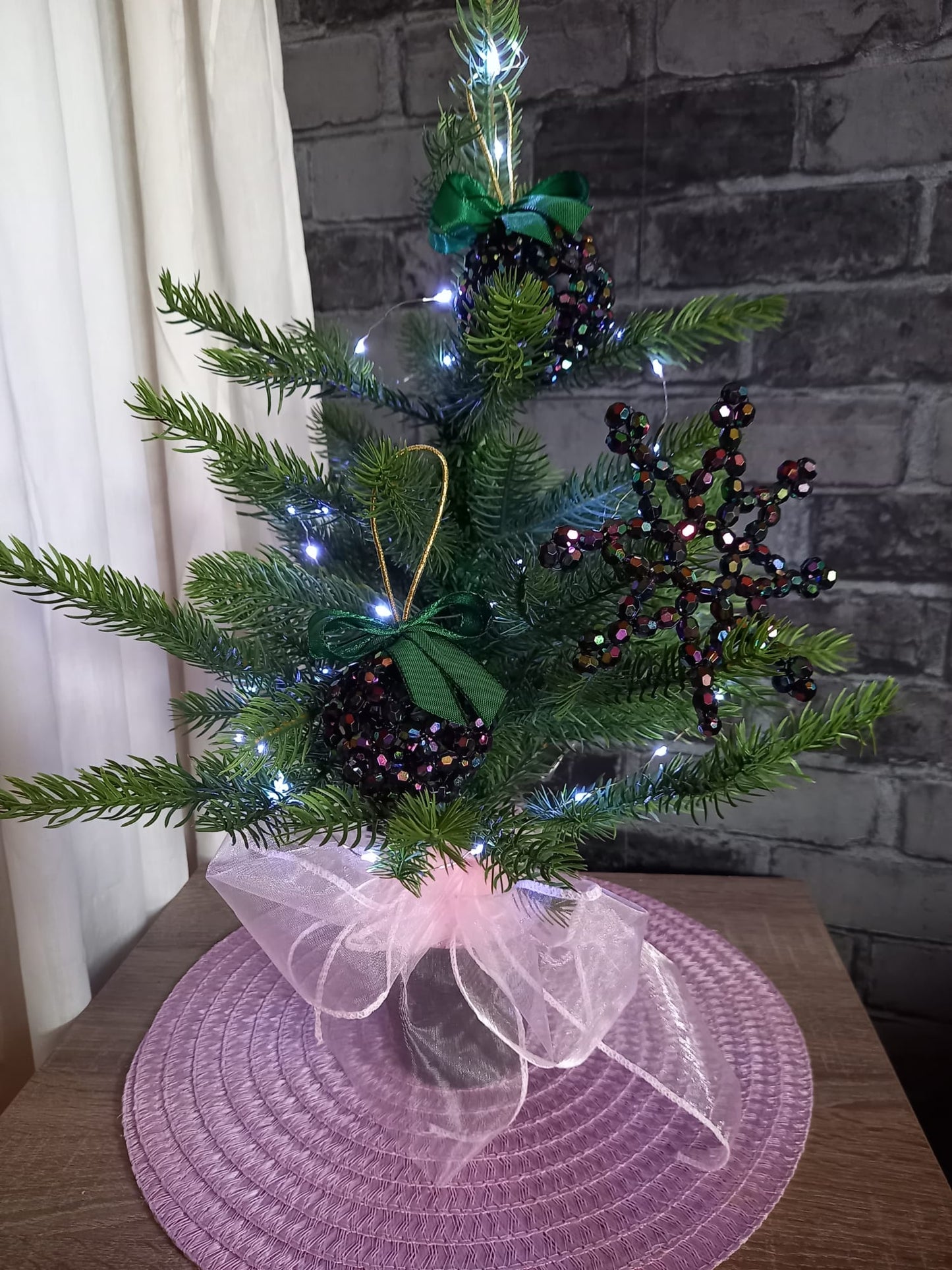 Weihnachtskugeln aus Perlen